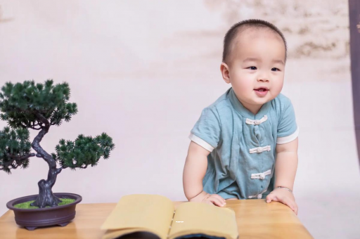 灌云宝宝爱吐奶是什么原因